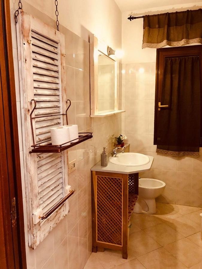 B&B Le Quattro Stagioni Ла-Маддалена Экстерьер фото